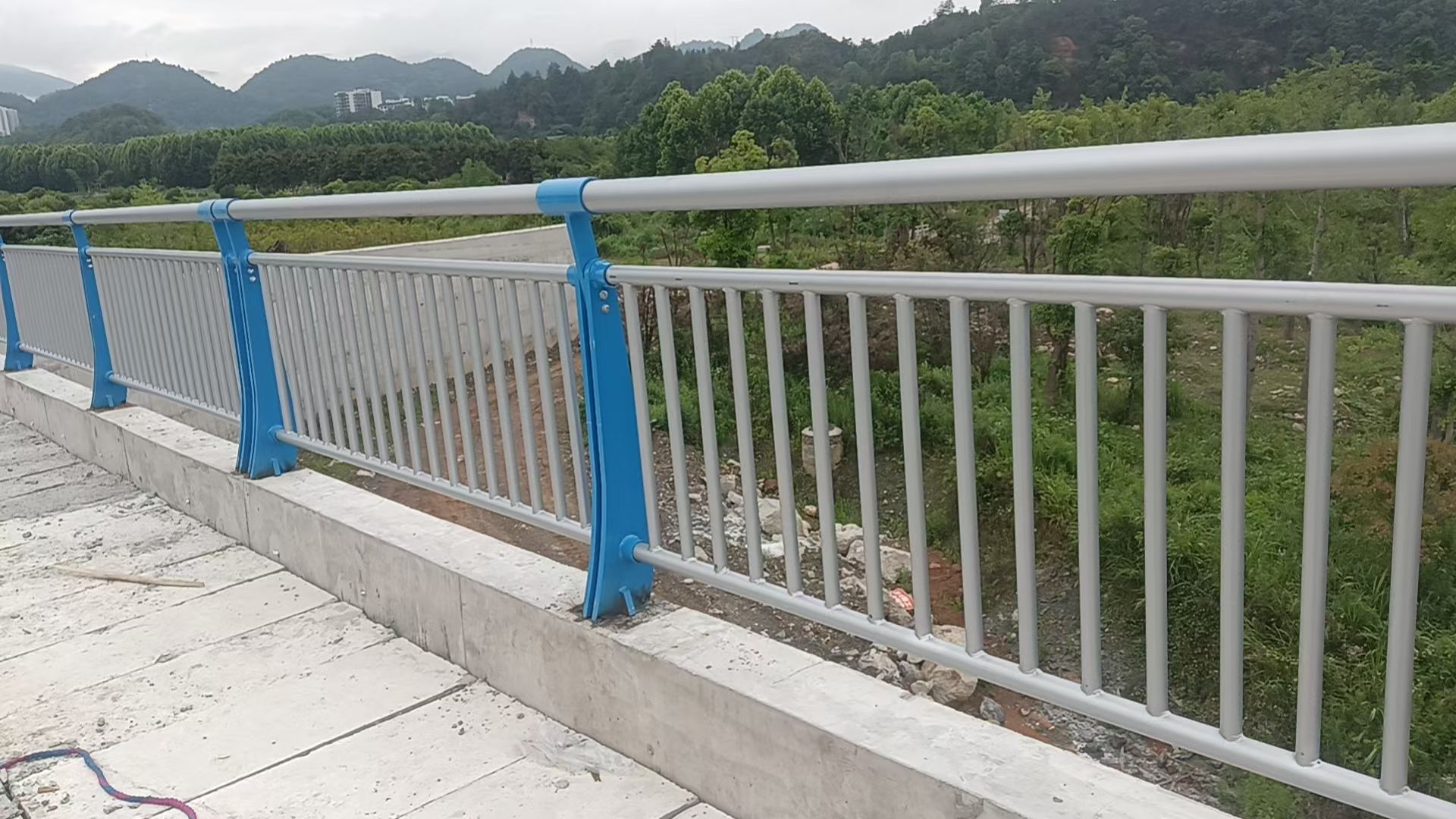 铜陵市不锈钢栏杆不锈钢护栏 - 方案